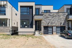 214 STONELEIGH DRIVE  Blue Mountains, ON L9Y 5T9