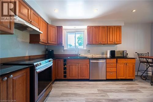 1315 Rosemary Crescent, Burlington, ON - Indoor Photo Showing Kitchen