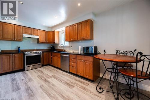 1315 Rosemary Crescent, Burlington, ON - Indoor Photo Showing Kitchen