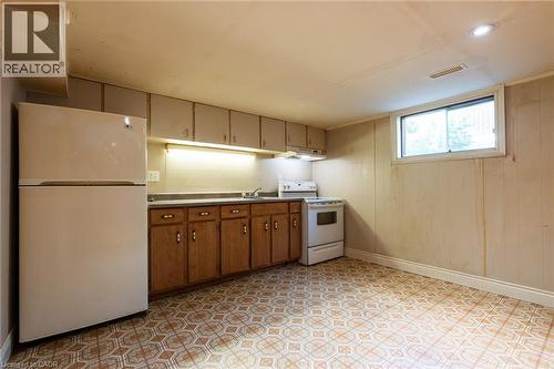 1315 Rosemary Crescent, Burlington, ON - Indoor Photo Showing Kitchen With Double Sink
