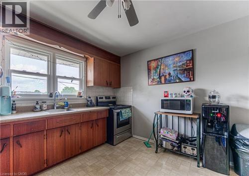 218 Margaret Avenue, Kitchener, ON - Indoor Photo Showing Kitchen