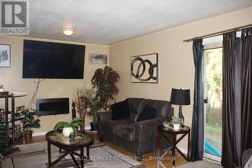 187 Boullee Street, London East (East C), ON - Indoor Photo Showing Living Room