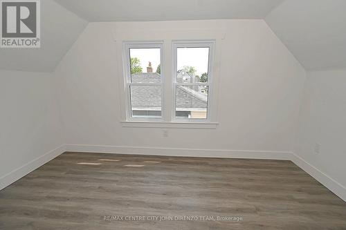 52 Woodworth Avenue, St. Thomas, ON 