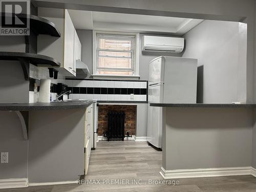 LOWER - 9 BRACEBRIDGE AVENUE , Toronto, Ontario M4C 2X6 3