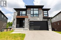 71 IAN ORMSTON Drive  Waterloo, ON N2P 2J6