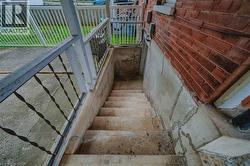Separate entrance to basement - 