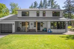4299 Entrance Ave Ladysmith, BC V9G 1M8