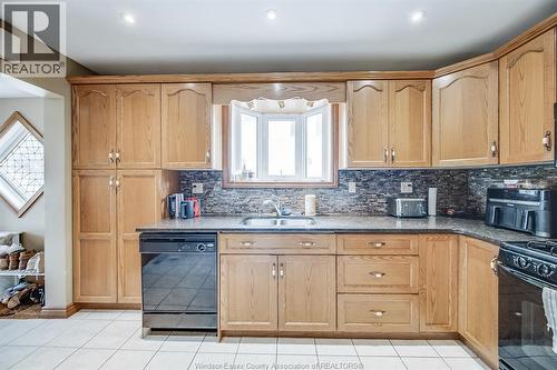 219 Inshes, Chatham, ON - Indoor Photo Showing Kitchen With Double Sink