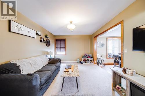 219 Inshes, Chatham, ON - Indoor Photo Showing Other Room