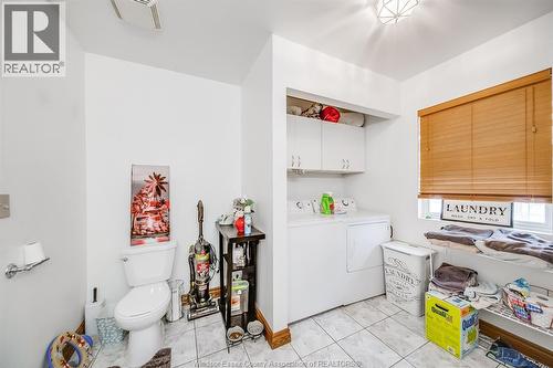 219 Inshes, Chatham, ON - Indoor Photo Showing Laundry Room