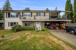 2560 Mabley Rd Courtenay, BC V9N 9K2