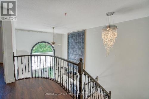 Second floor hallway open to below. - 32 Catterick Crescent, Ottawa, ON 