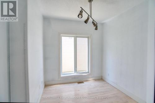 Main floor den - 32 Catterick Crescent, Ottawa, ON 