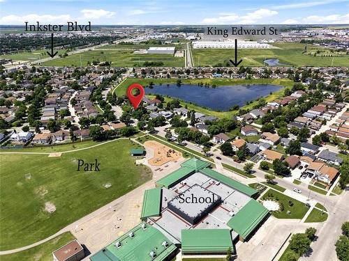 215 Garton Ave, Winnipeg, MB 