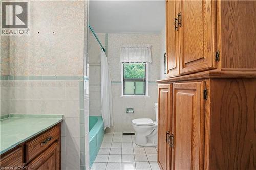 11 Marshall Avenue, Hamilton, ON - Indoor Photo Showing Bathroom