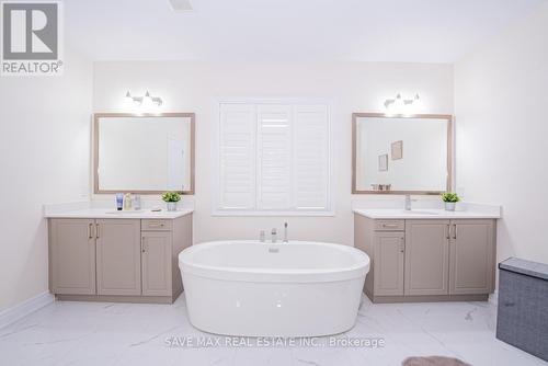 19 Daisy Meadow Crescent, Caledon, ON 