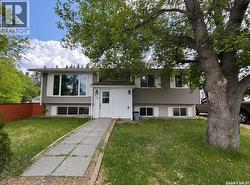 234 1A AVENUE St. Walburg, SK S0M 2T0
