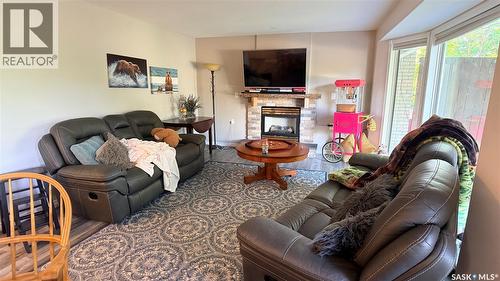 709 Prospect Avenue, Oxbow, SK 