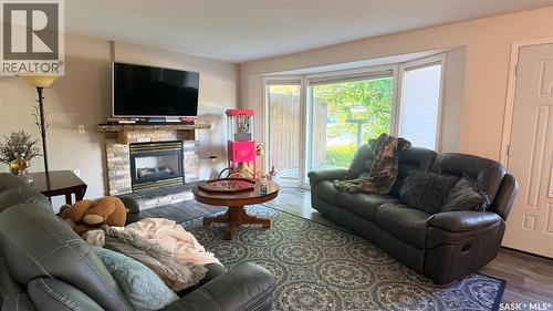 709 Prospect Avenue, Oxbow, SK 