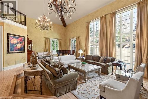 15 Peppertree Crescent, Ancaster, ON 