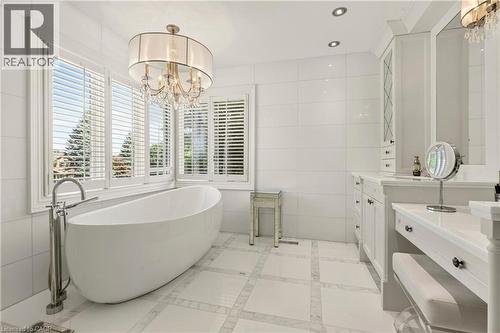 15 Peppertree Crescent, Ancaster, ON 