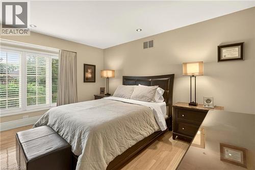 15 Peppertree Crescent, Ancaster, ON 