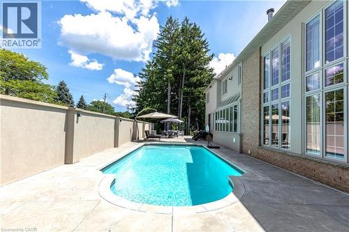 15 Peppertree Crescent, Ancaster, ON 