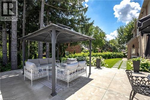 15 Peppertree Crescent, Ancaster, ON 
