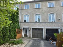 2333 SUTTON DRIVE  Burlington, ON L7L 6Y9