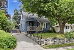 21 RIDGEWOOD AVENUE Guelph, ON N1H 6C3