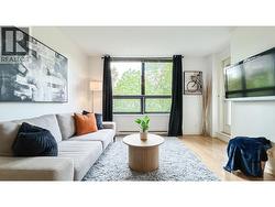 305 3638 VANNESS AVENUE  Vancouver, BC V5R 6H6