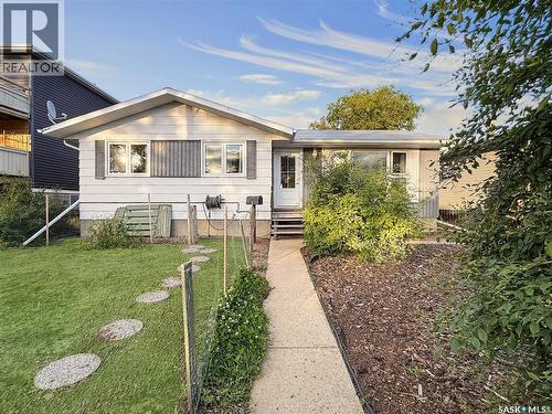 33 7th AVENUE NE  Swift Current, SK S9H 2N2