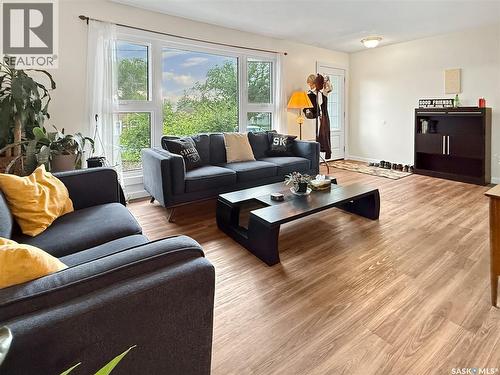 33 7Th Avenue Ne, Swift Current, SK 