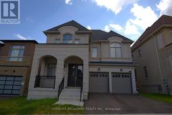 11 DAVID DUNLAP BOULEVARD Richmond Hill, ON L4C 4V7