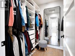 Spacious walk-in closet, an absolute must-have! - 