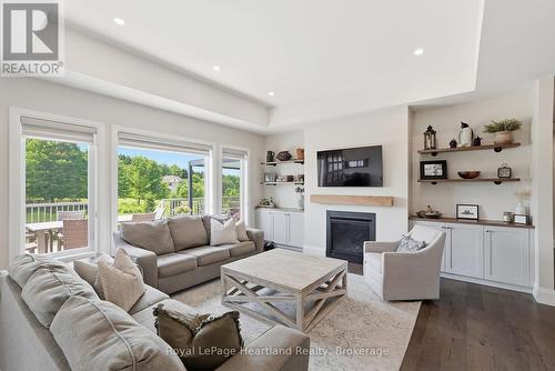 129 Sharron Court, Mapleton, ON 