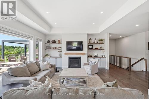 129 Sharron Court, Mapleton, ON 