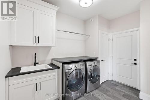 129 Sharron Court, Mapleton, ON 