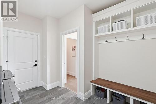 129 Sharron Court, Mapleton, ON 