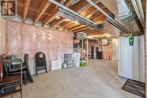 129 Sharron Court, Mapleton, ON 