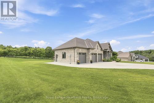 129 Sharron Court, Mapleton, ON 