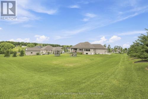 129 Sharron Court, Mapleton, ON 