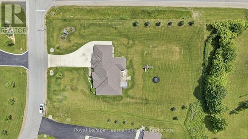 129 Sharron Court, Mapleton, ON 