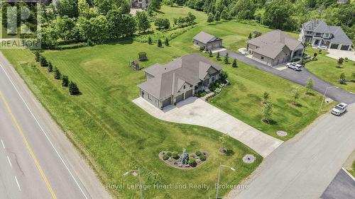 129 Sharron Court, Mapleton, ON 