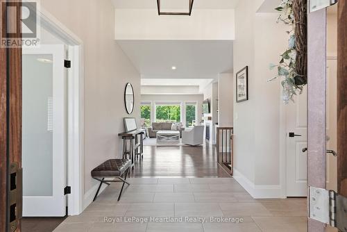 129 Sharron Court, Mapleton, ON 