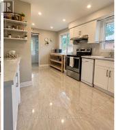 15 SUMMERGLADE DRIVE  Toronto, ON M1S 1W8