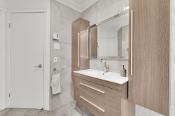 Master Bathroom - 