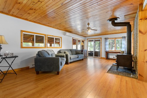 Living Room - 68 Ch. Stephens, Otter Lake, QC - Indoor
