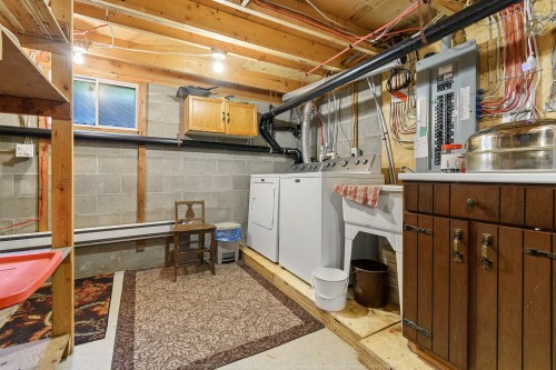 Laundry - 68 Ch. Stephens, Otter Lake, QC - Indoor Photo Showing Laundry Room
