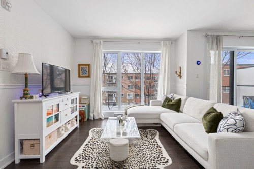 Salon - 308-145 Boul. Bouchard, Dorval, QC - Indoor Photo Showing Living Room